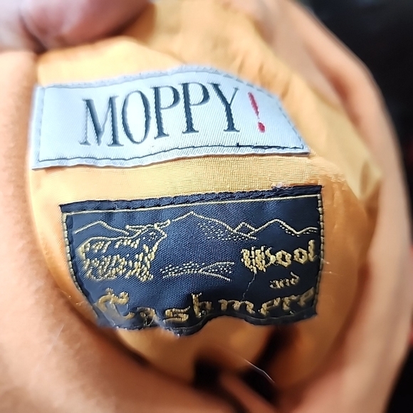 Moppy Vintage Cashmere & Wool Cape Coat – US Size 12 – Timeless Vintage Elegance - Picture 8 of 10